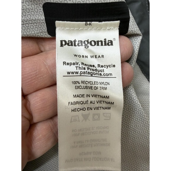 Patagonia Jacket Womens Small Black Torrentshell Rain Hooded RXBAR Logo Nylon - Picture 12 of 16